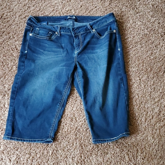 Seven capris - Picture 2 of 3